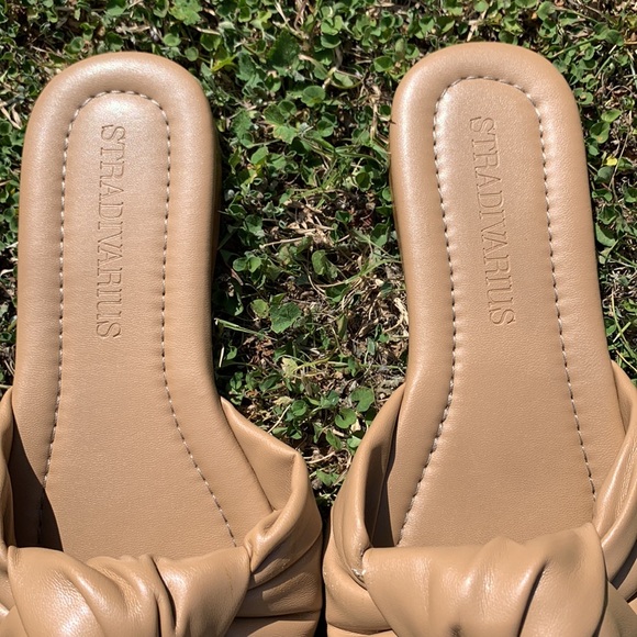 Stradivarius Padded Knot Flat Tan Sandal Slides - Picture 6 of 12